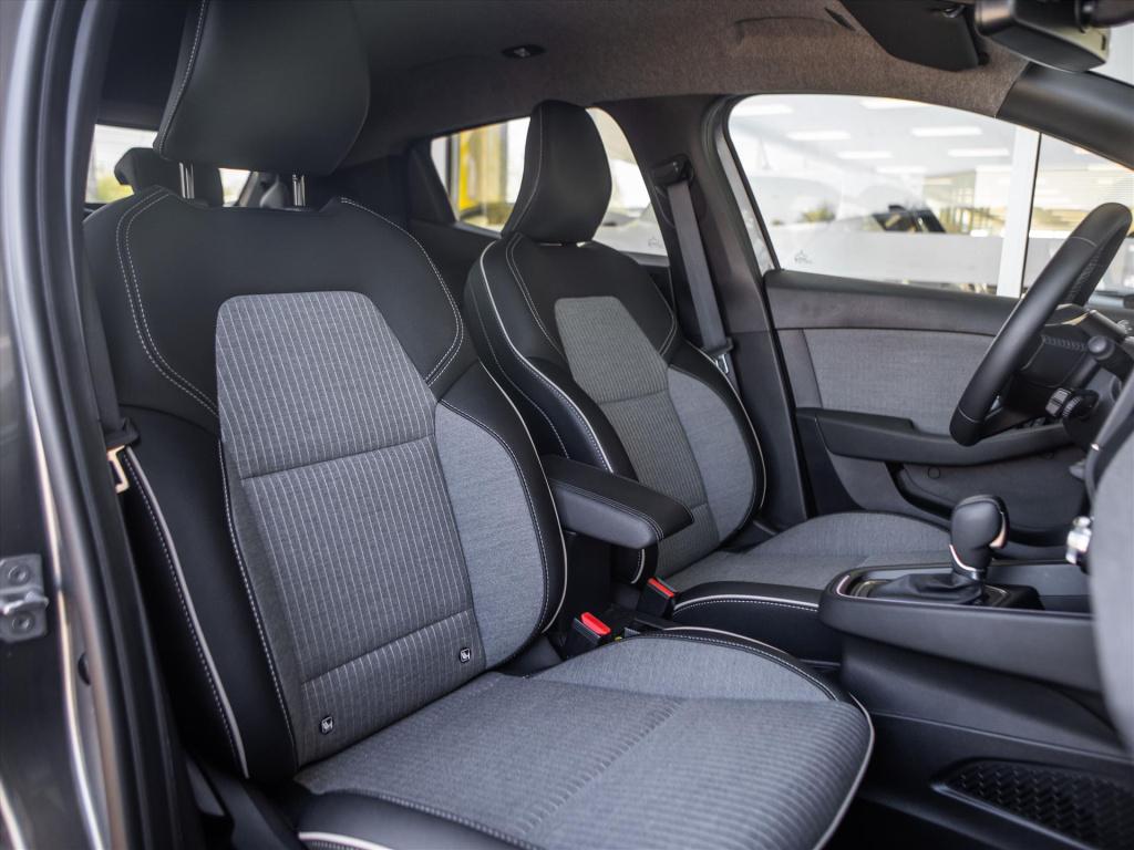 Renault Clio 1.6 e-tech hybrid 145pk techno