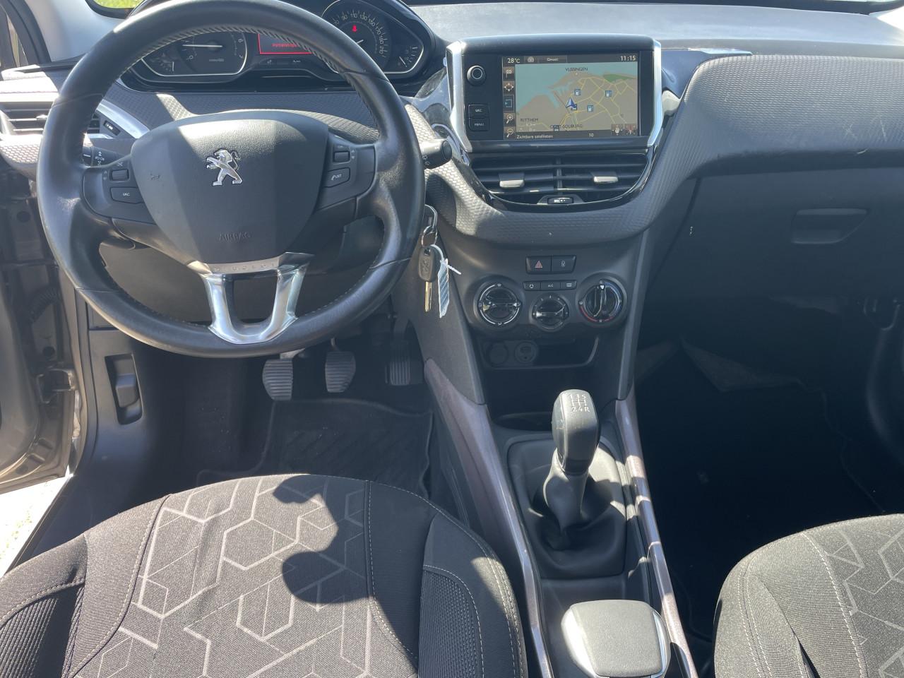 Peugeot 2008 1.2  pure tech bleu lion