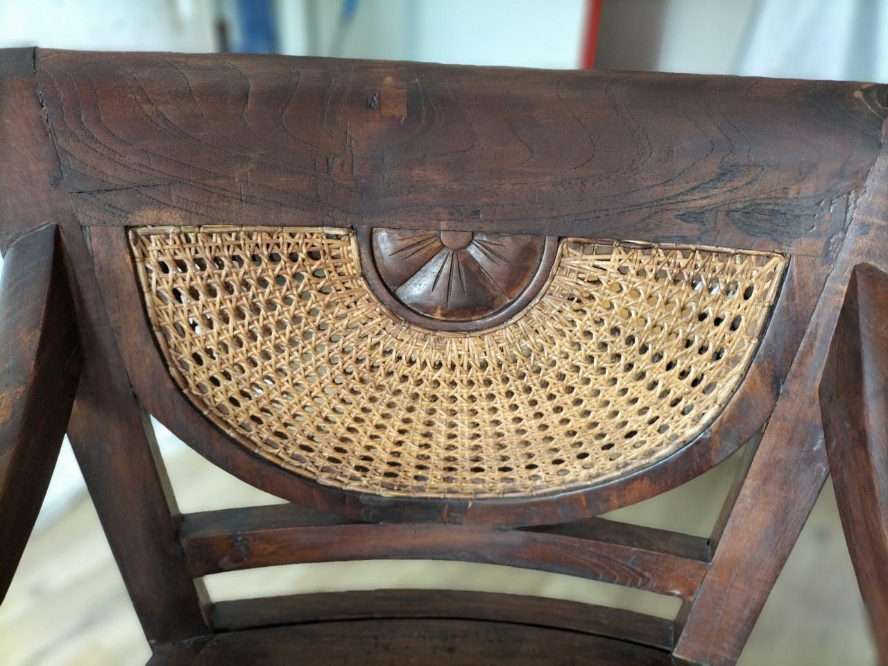 Te koop: 2 leuke Spaans uitziende stoelen