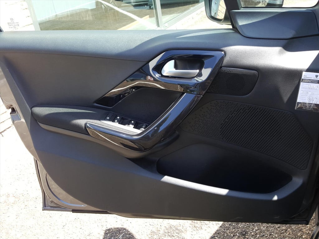 Peugeot 208 1.2 puretech 110pk 5d allure automaat6 navigatie | trekhaak | a