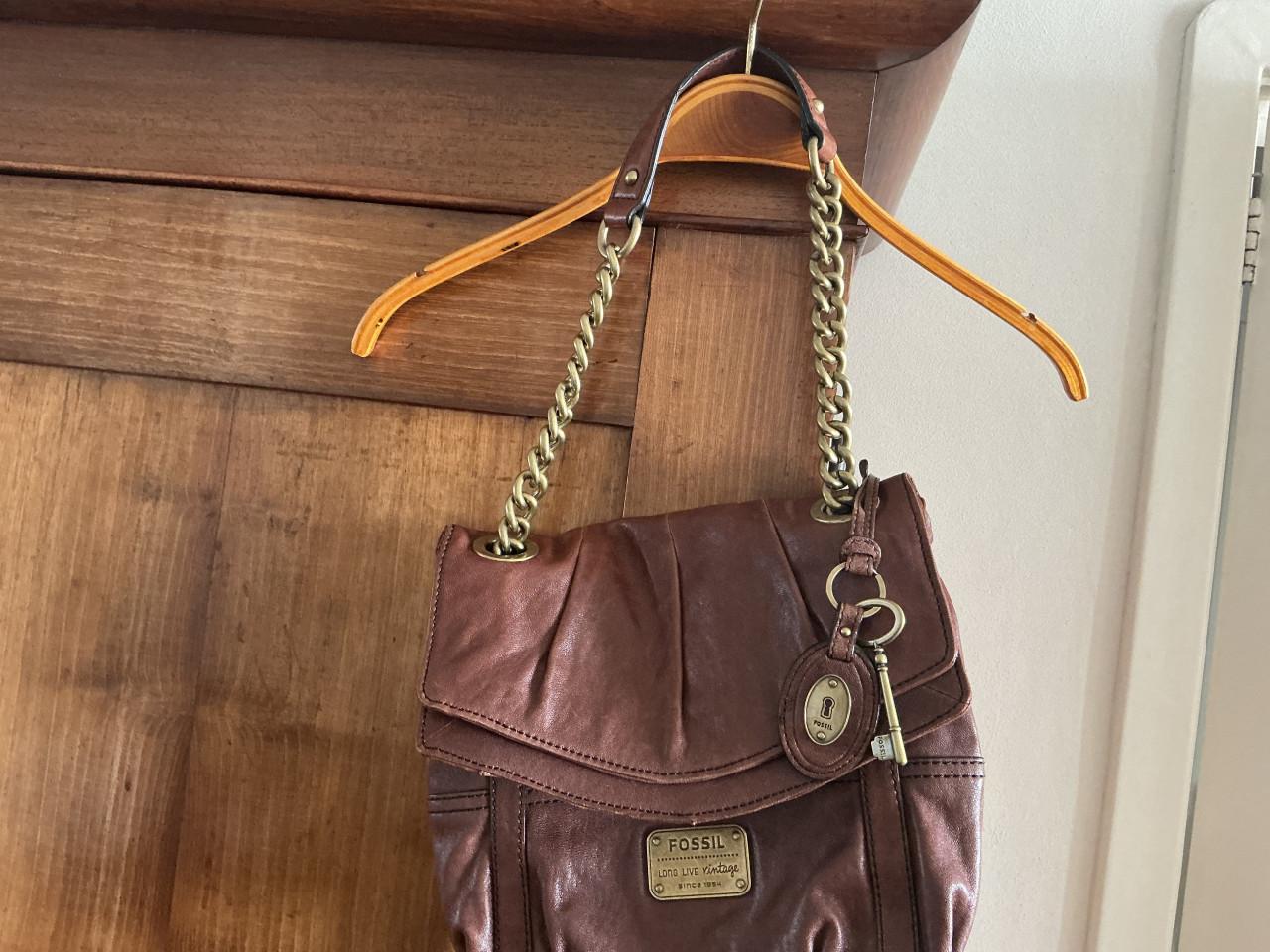 FOSSIL tas. Bruin leer.