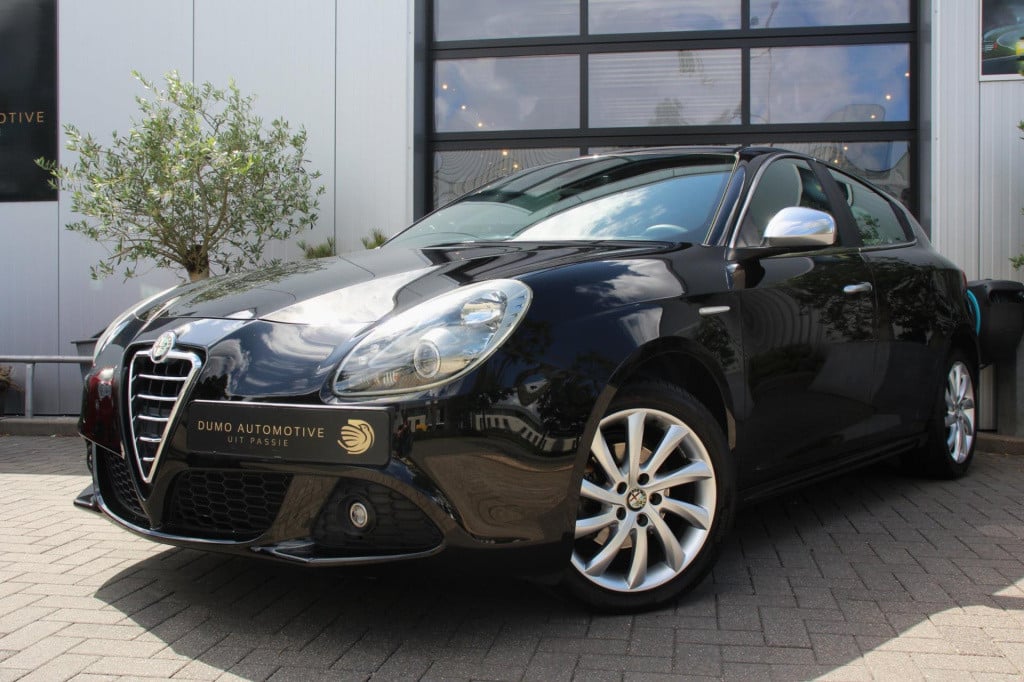 Alfa Romeo Giulietta 1.4 t turbo turismo - leder - cruise - clima - stoel v