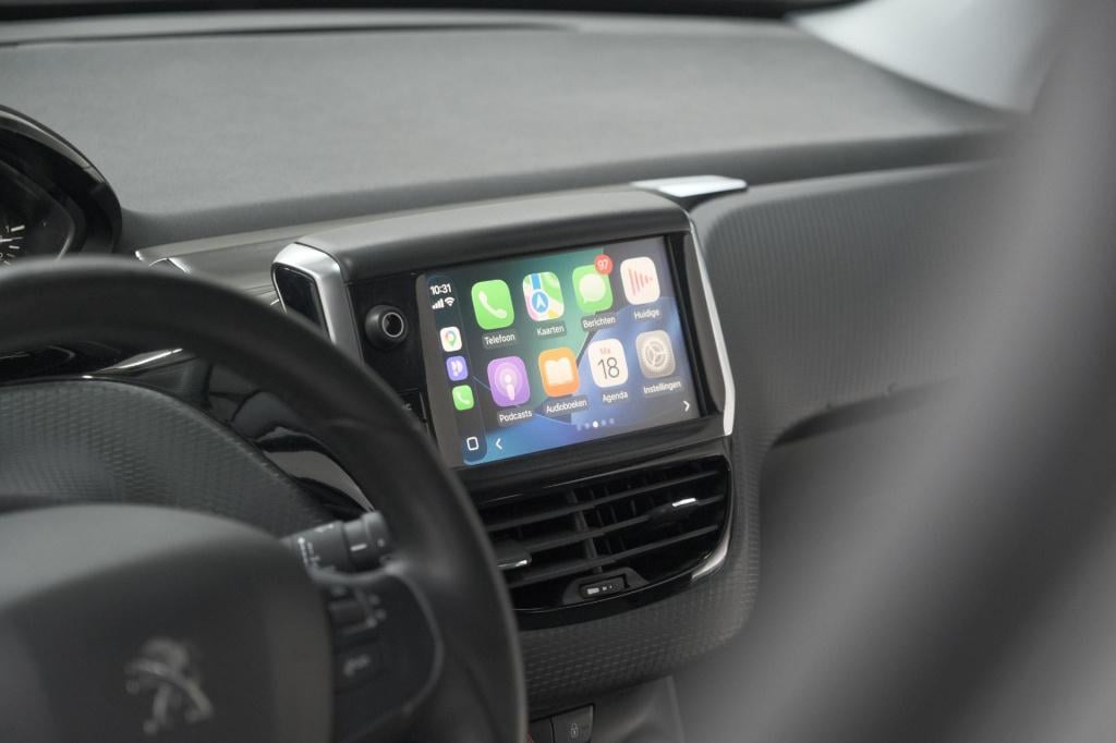 Peugeot 208 puretech 82 signature | parkeersensoren | apple carplay | navig