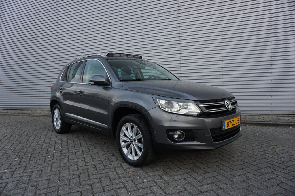 Volkswagen Tiguan 1.4 tsi sport&style airco / navi / cruise / pano / lane a