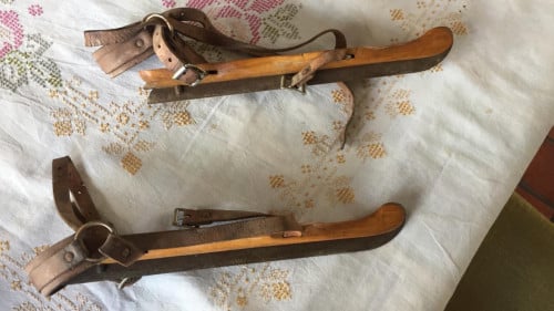 Te koop; antieke schaatsen vintage kado kerst sinterklaas surprise