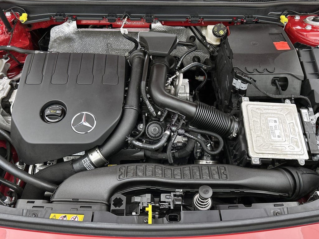 Mercedes-Benz A-Klasse 200 business solution amg | automaat | half leder | 