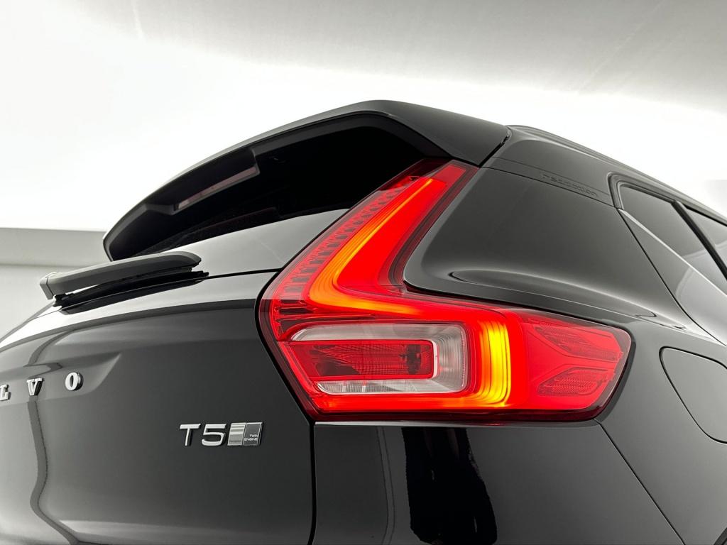 Volvo XC40 t5 262pk recharge inscription| pano| adap.cruise| leder| camera|