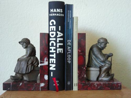 FRANSE BOEKENSTEUNEN IN MARMER EN ZAMAK, JAREN '20, '30