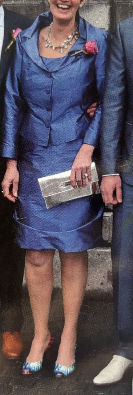 Erg mooi zijden jasje met rok en giletje