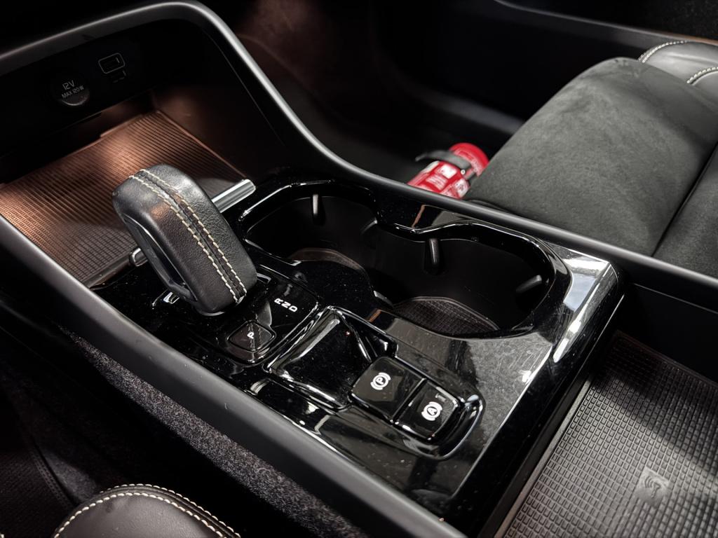 Volvo XC40 1.5 t4 recharge r-design