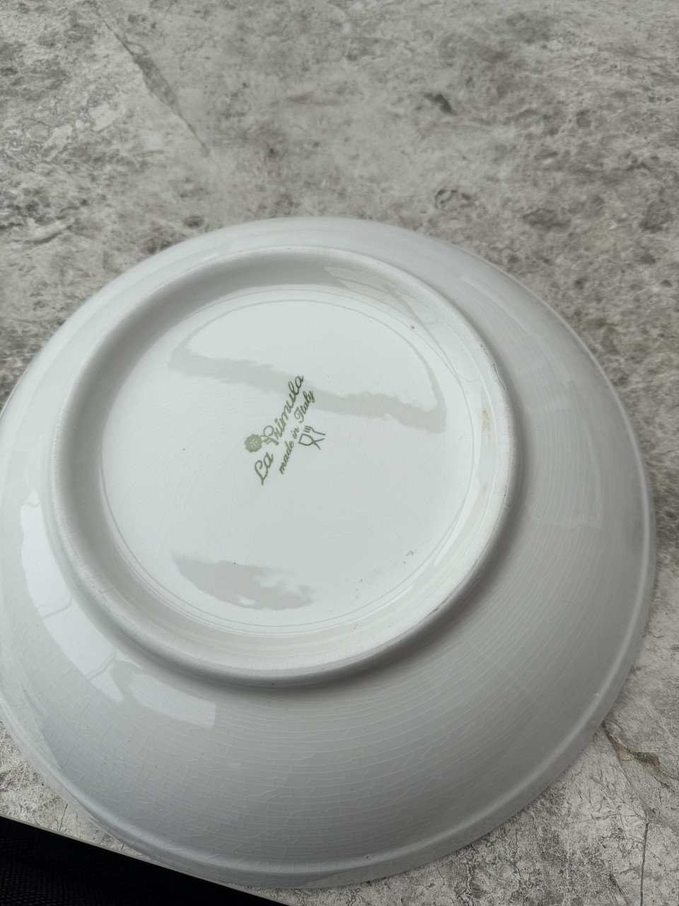 Prachtige schaal. Geen beschadigingen. Voor bv Pasta salade. 33 cm.