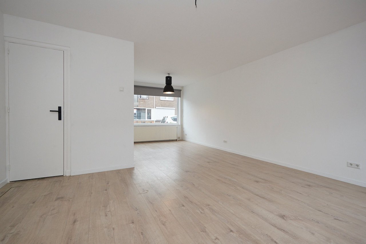 Te huur: Ruime gemeubileerde eengezinswoning met drie slaapkamers