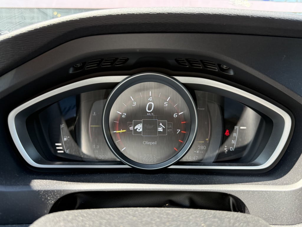 Volvo V40 t3 153pk aut6 polar+ sport| panodak| camera| h&k sound| trekhaak