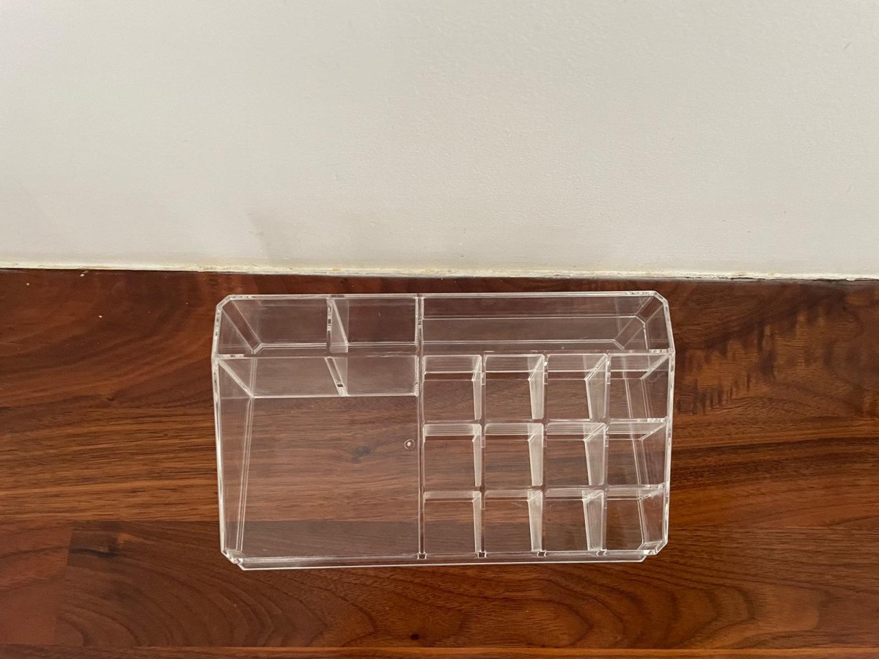 Make-up organizer