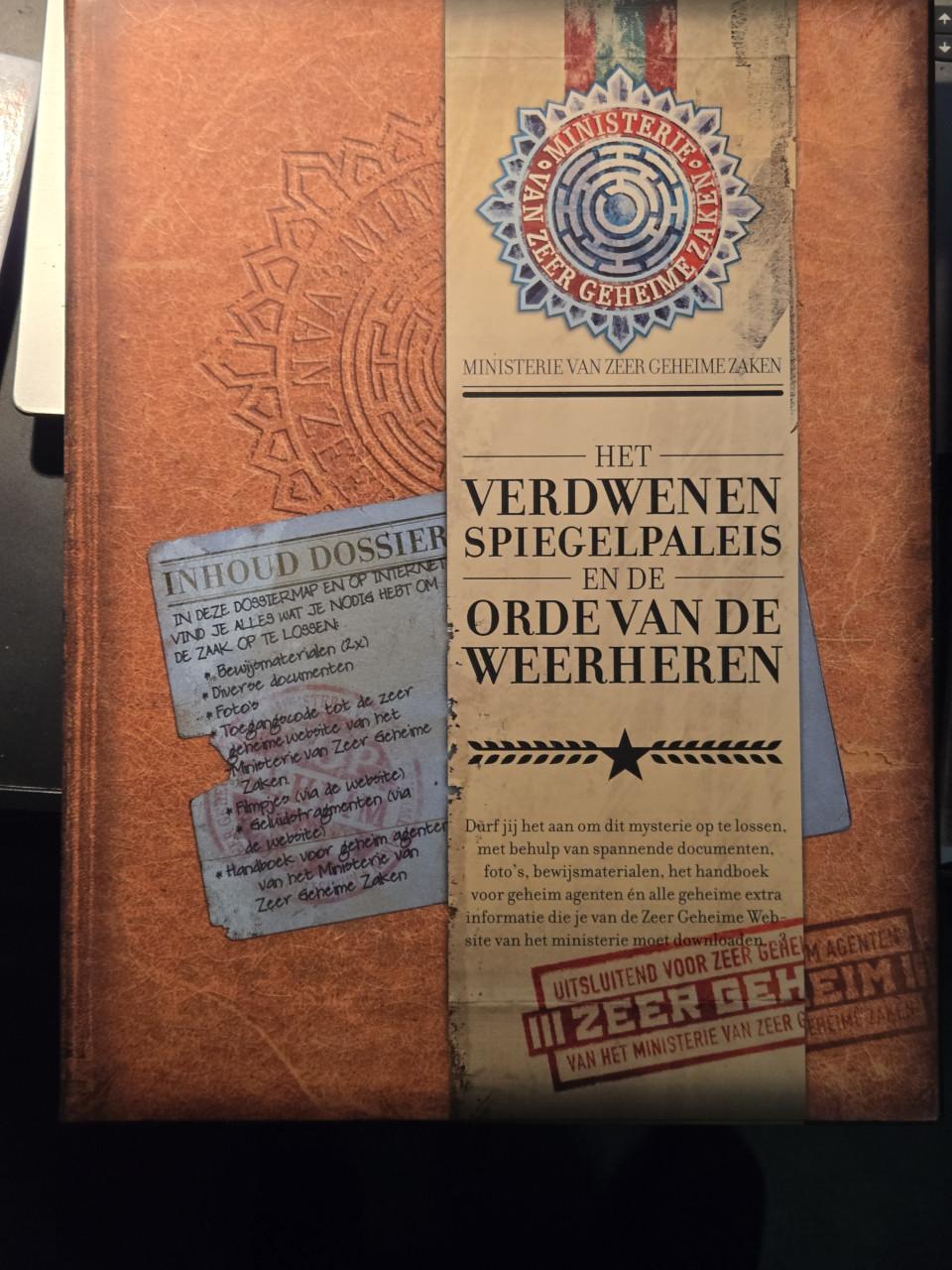 Boek: Zeer geheim Handboek voor agenten en  Dossiermap