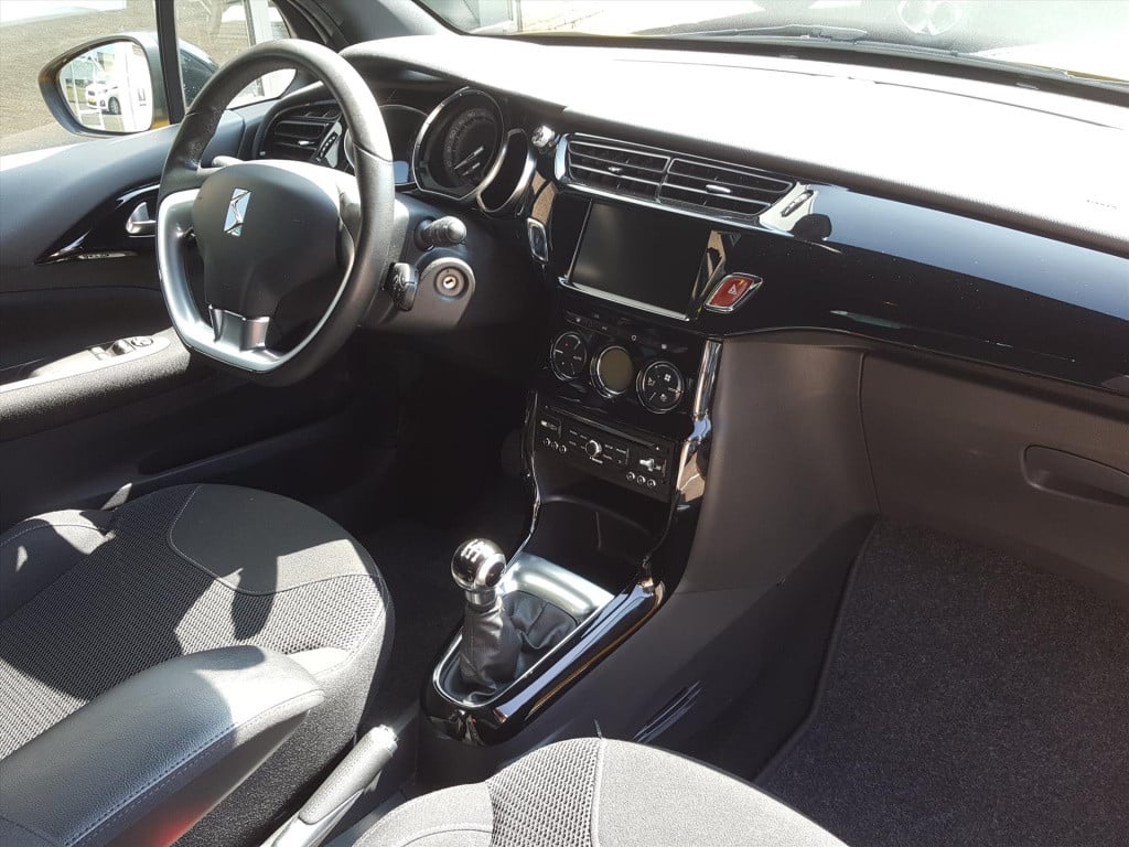 Citroen DS3 1.2 vti 82pk so chic navigatie | cruise & climate control | par