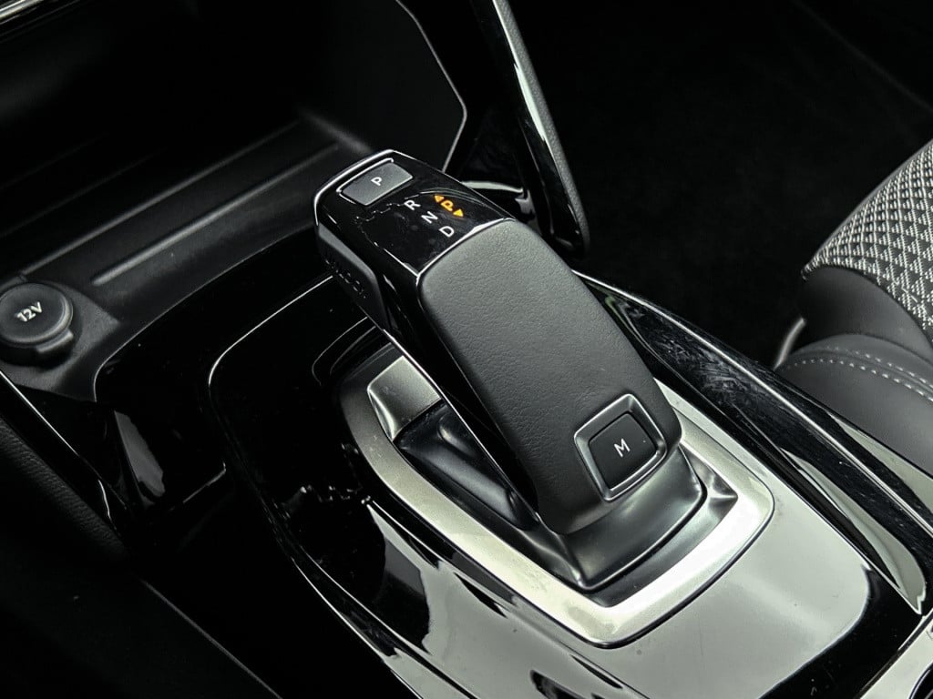 Peugeot 208 100 pk automaat gt-line stoelverwarming | navi | keyless entry