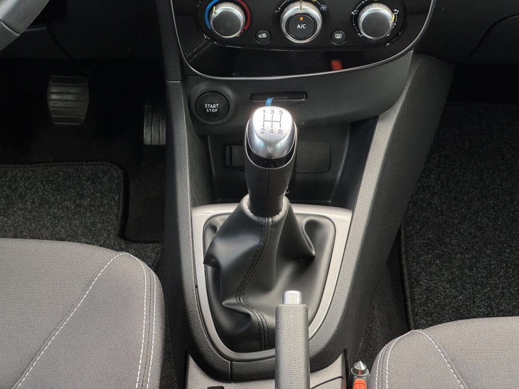 Renault Clio 0.9 tce limited | navigatie | cruise control | park. sensor | 