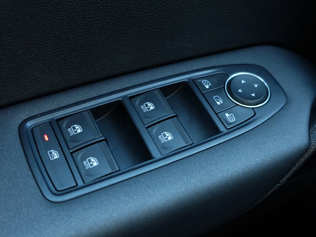 Renault Captur tce 130 zen automaat | navi full map | trekhaak 1500kg | cli