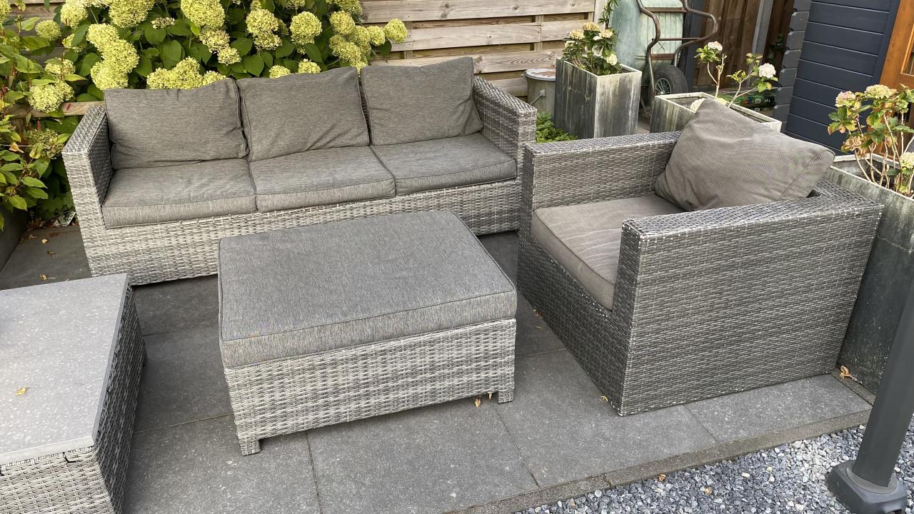 Tuinkussens grijs + gratis wicker loungeset