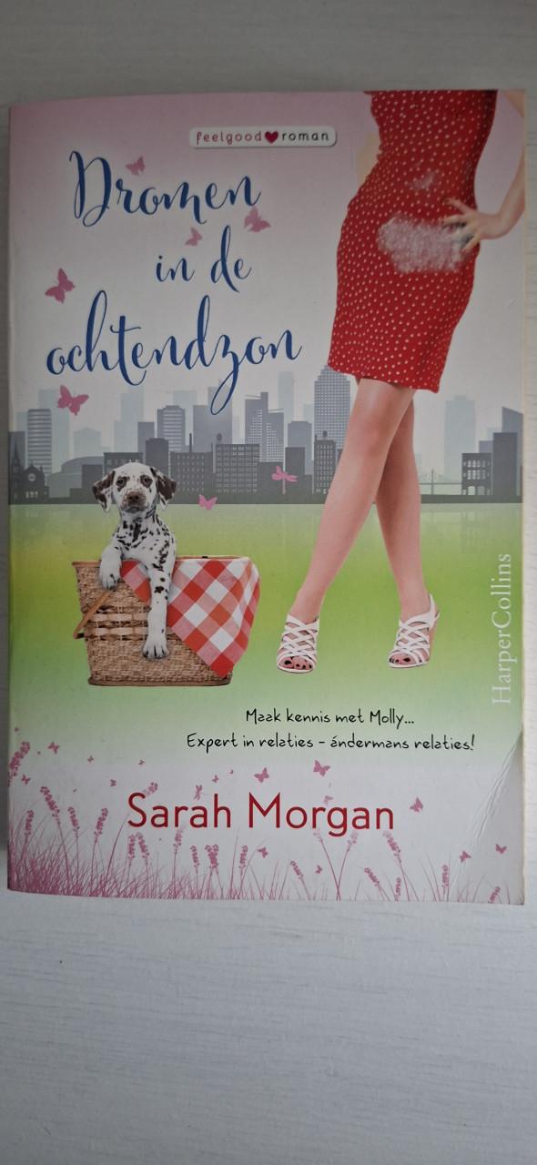 Boeken: Danielle steel, sarah morgan, cathy kelly, elin hilderbrand, enz