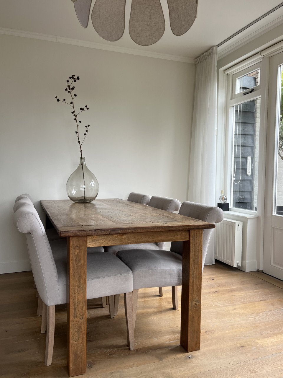 Gave houten 6- persoons eettafel