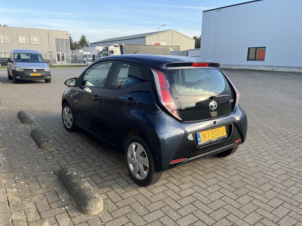 Toyota Aygo 1.0 vvt-i x-play