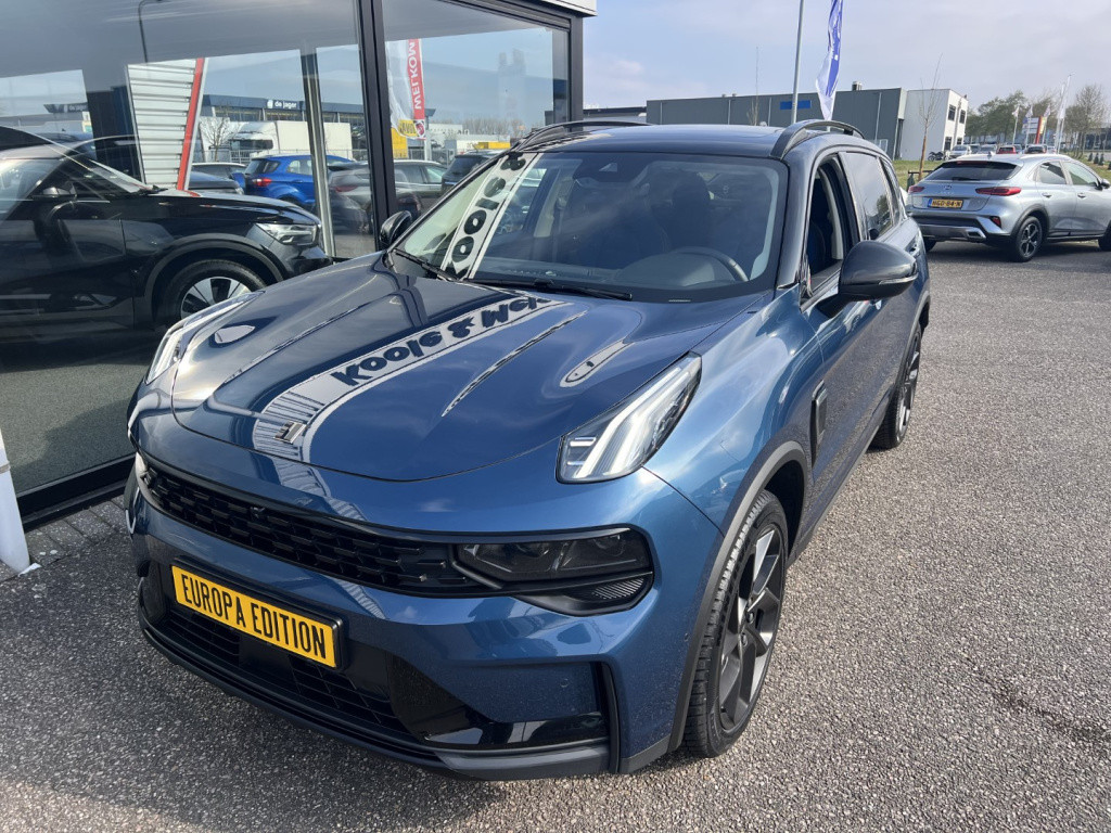 Lynk & Co 01 1.5 261pk plug in hybrid , zwarte velgen , panodak , 360 camer
