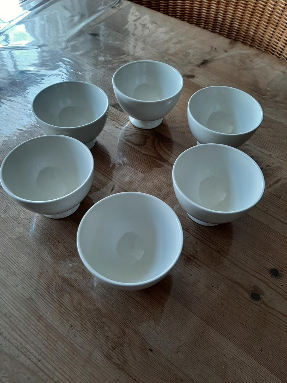 ROYAL BOCH - 6  KOMMETJES OP VOET - DIA 10 CM