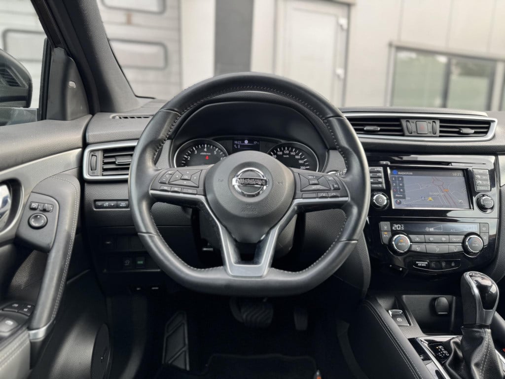 Nissan Qashqai 1.2 tekna + automaat, trekhaak + meest luxe uitvoering!