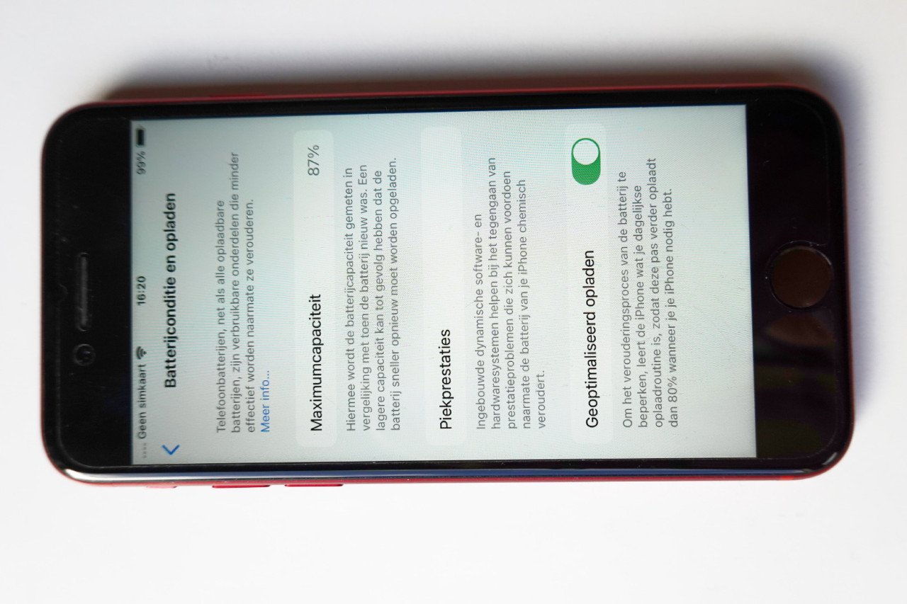 Iphone se rood 2020 64 GB