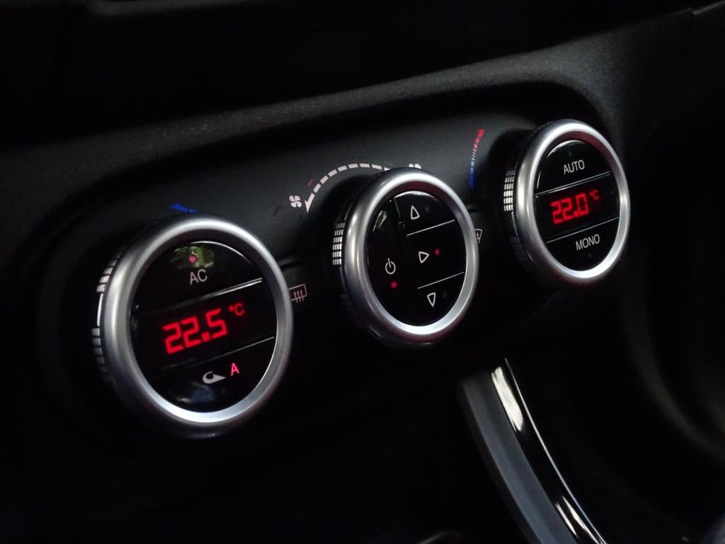 Alfa Romeo Giulietta 1.4 t distinctive leder | navi | 18"