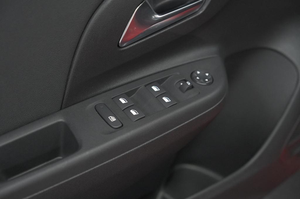 Opel Corsa-e electric yes 50 kwh | 11 kw lader | soh 99,3% | apple carplay 