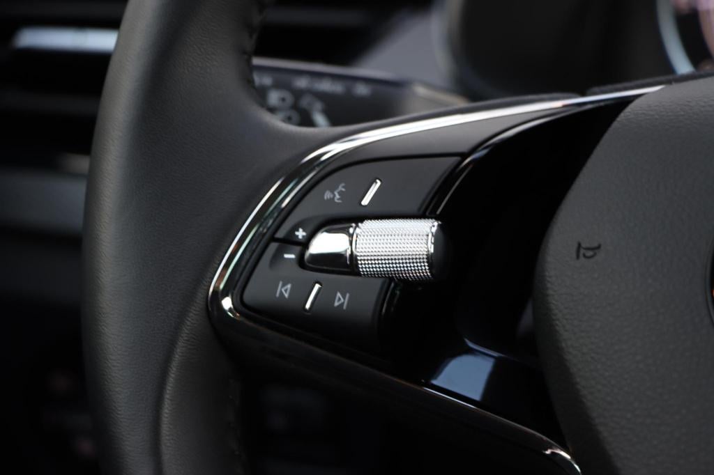 Skoda Scala 1.0 tsi ambition dsg7 110pk | parkeersensoren | dab+ | carplay 