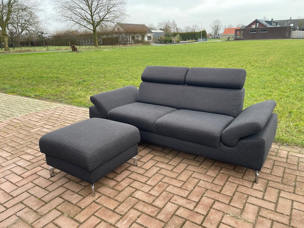 GRATIS LEVERING HEEL NL Montel 3-zits Antraciet Bankstel + Hocker