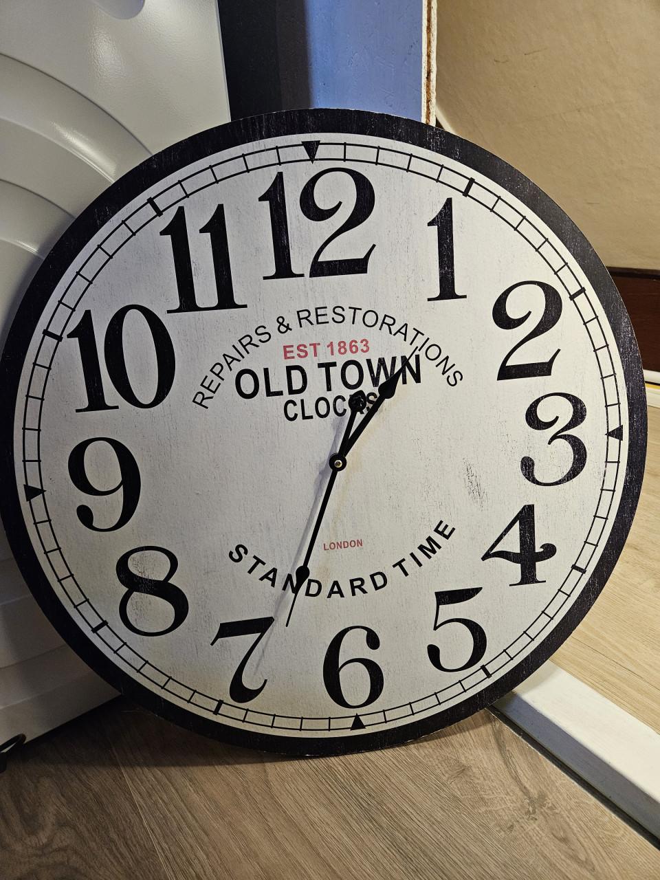 Houten ronde industriële wandklok