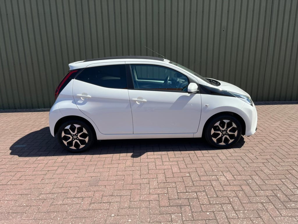 Toyota Aygo 1.0 vvt-i x-first cabriodak, apple carplay, achteruitrijcamera
