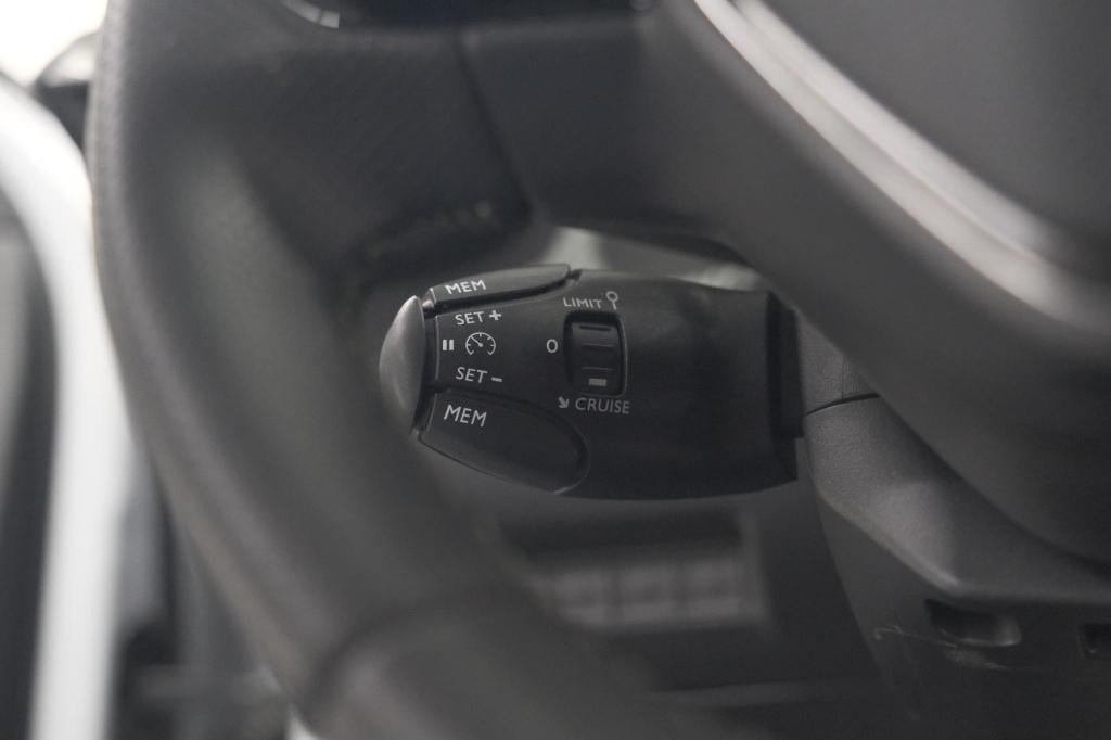 Peugeot 2008 puretech 130 eat8 gt | camera | apple carplay | parkeersensore