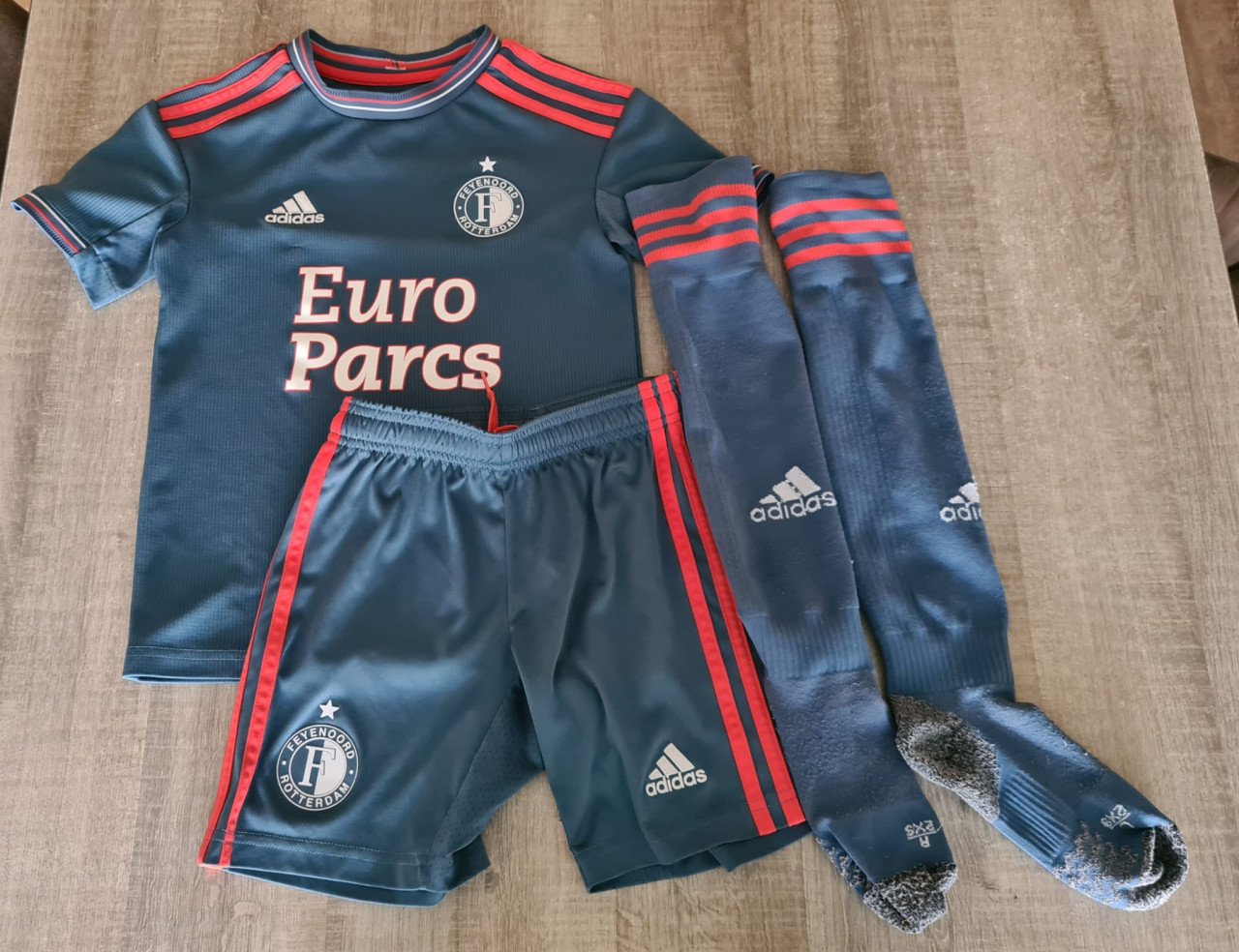 Feyenoord tenue maat 128