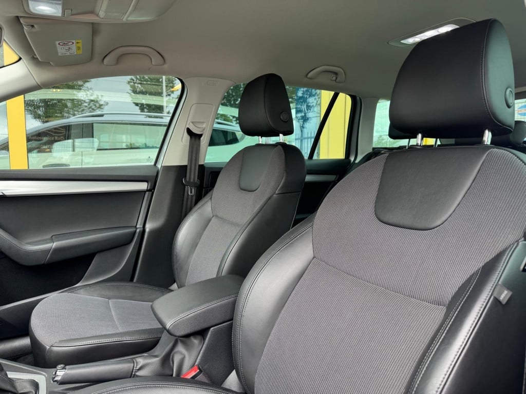 Skoda Octavia combi 1.0 tsi grt amb. bns