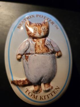 Vintage Beatrix Potter blikje of doosje met een afbeelding van Tom Kitten.