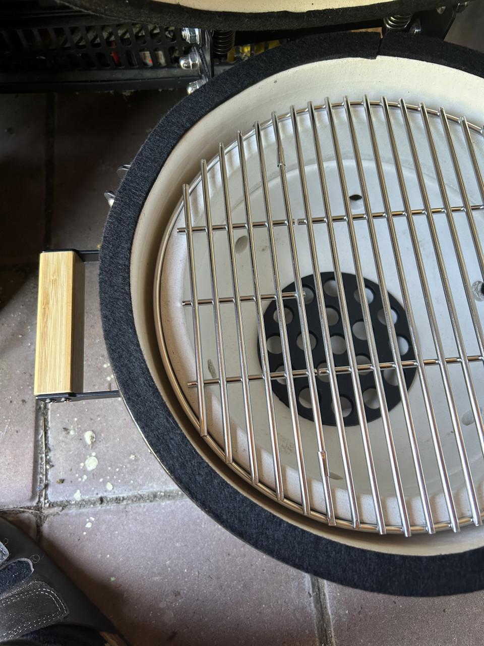 Nieuwe KAMADO BBQ 16 Inch + BBQ-Schort + XXL Tools + Gietijzeren pan