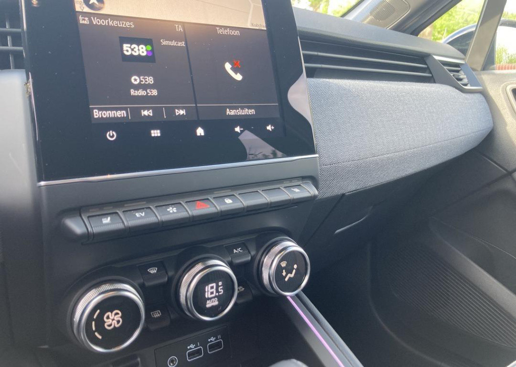 Renault Clio 1.6 e-tech full hybrid 145 techno - demo - pack navigation tec