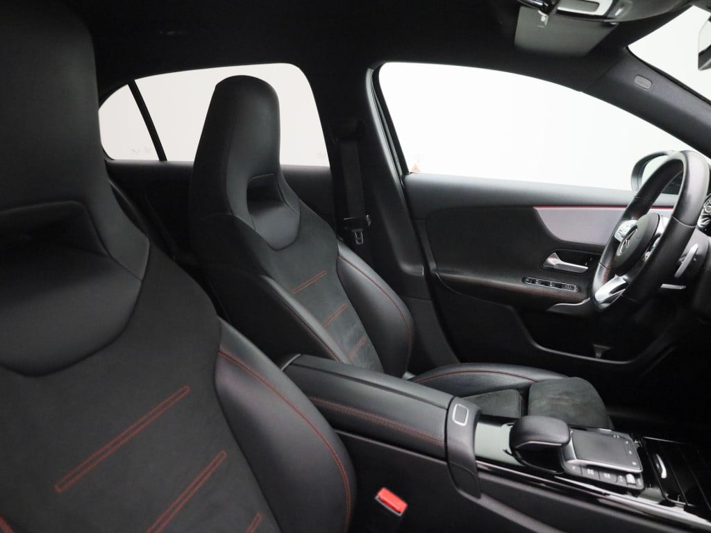 Mercedes-Benz A-Klasse 180 business solution amg | automaat | half leder | 
