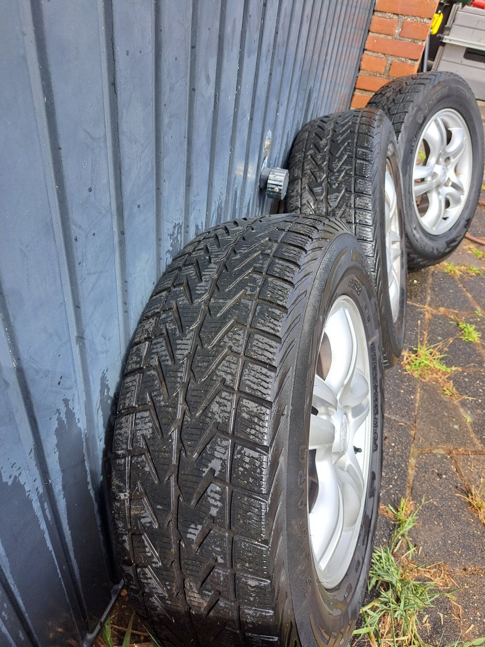 4 velgen ( KIA Sportage 2006) met redelijke winterbanden