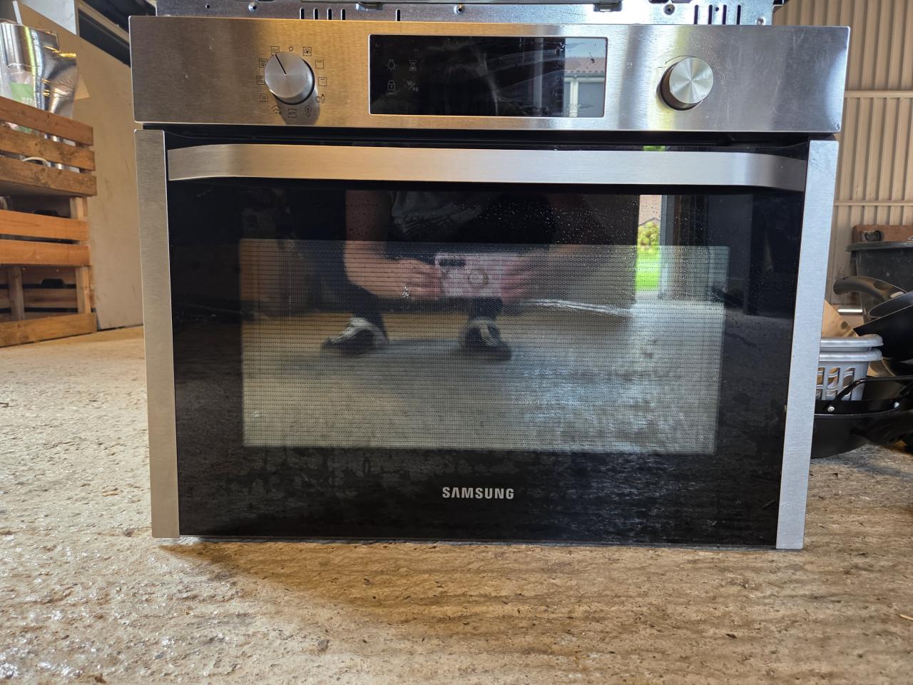 Combi oven/ magnetron