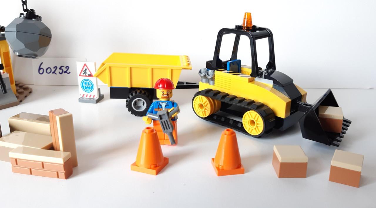 LEGO City 60252: bouwplaats met bulldozer , sloopkogel, cementmolen