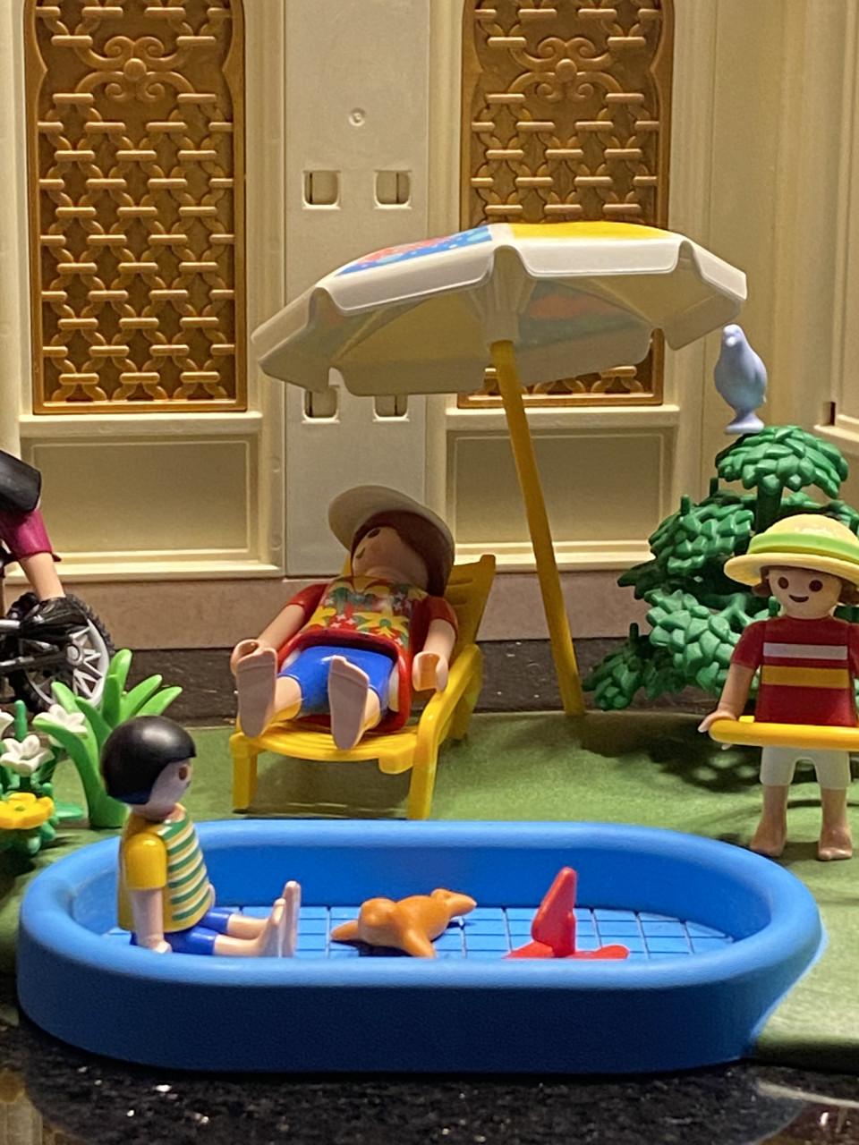 Playmobil zwembad met kinderen moeder en mountainbikesters