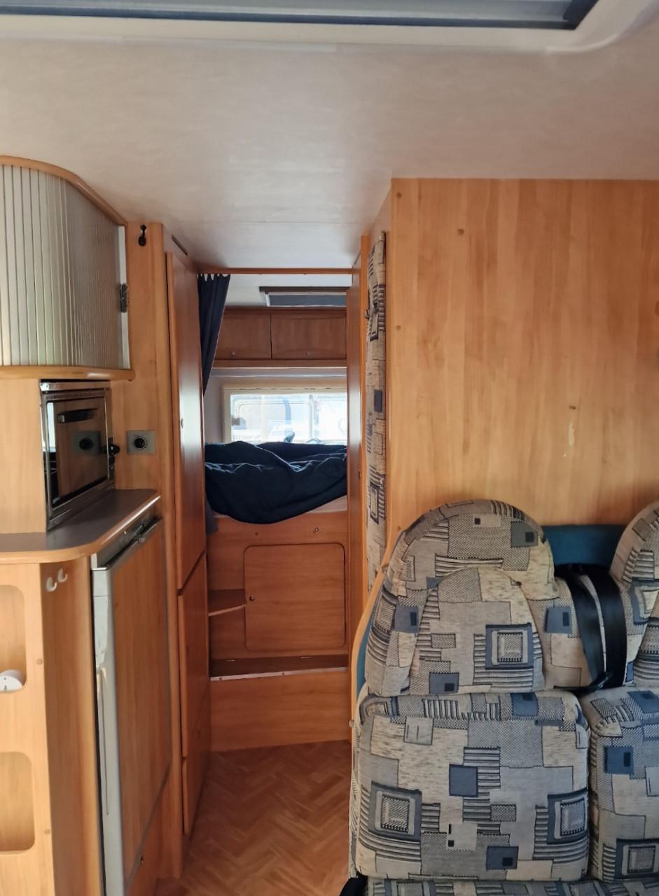 Zeer complete Adriatik 4 pers camper. Je kunt er gelijk mee op pad.