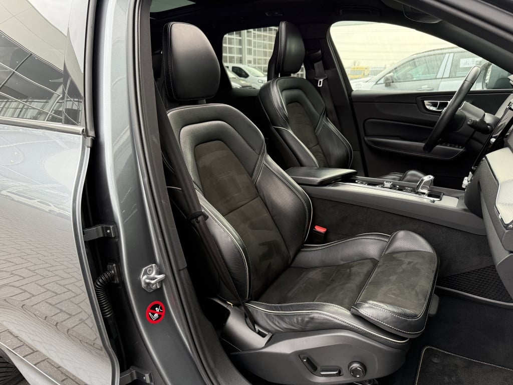 Volvo XC60 t8 390pk recharge r-design| panodak| luchtvering| trekhaak| came